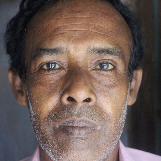 Shishir Kumar Bhadra is a Weaver from Islampur (town), Raninagar-I, Murshidabad, West Bengal