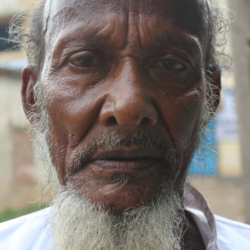 Gholai Shaikh is a Van driver from Salar (town), Bharatpur-II, Murshidabad, West Bengal