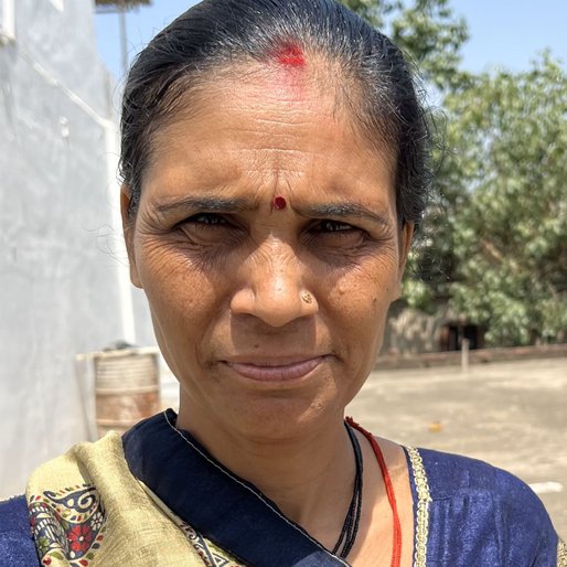 Jainvati is a Domestic worker from Kasar, Bijawar, Chhatarpur, Madhya Pradesh