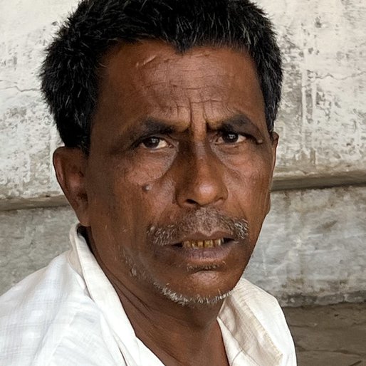 Ratan Lal is a <em>Beedi</em> contractor from Katangi, Deori, Sagar, Madhya Pradesh