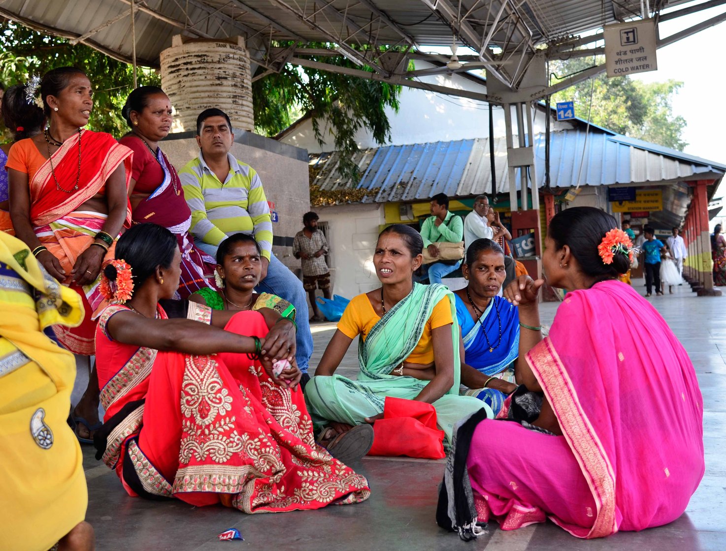 Women from Dahanu, Maharashtra on their way to Delhi to participate in march