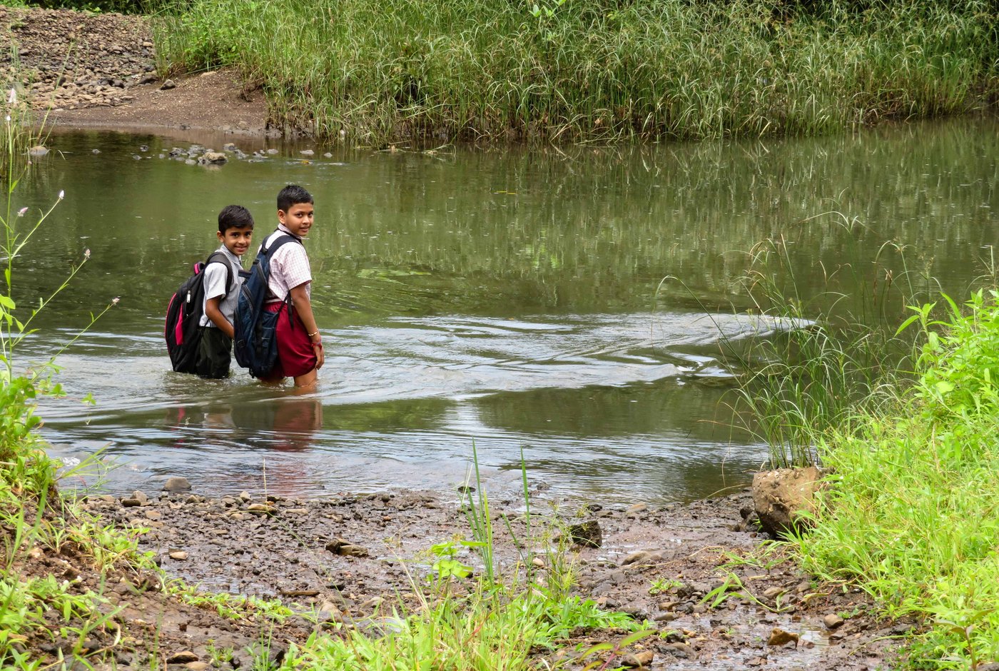 Aure Palheri: broken bridge, drowning hopes