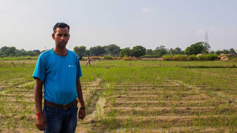 Shiv Shankar, his son Vijender Singh (left) and other cultivators describe the many changes in temperature, weather and climate affecting the Yamuna floodplains. 