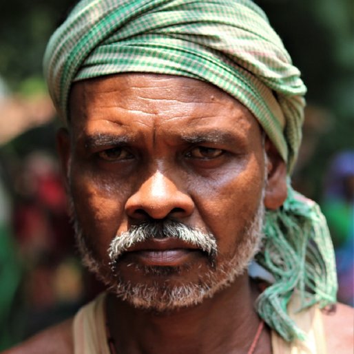 Manikranm Hansda is a Daily wage labourer from Nayakendukhal, Baripada, Mayurbhanj, Odisha