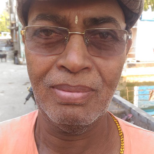 Krishna Chandra Sur is a Conch bangle seller from Barrackpore-I (town), Barrackpore-I, North 24 Parganas, West Bengal