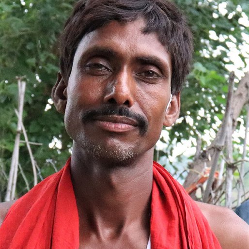 Ravendra Singh Bargahi is a Tenant farmer (cultivates paddy, wheat, mustard, <em>moong</em> and <em>tur</em>) from Mugwari, Sidhi, Sidhi, Madhya Pradesh