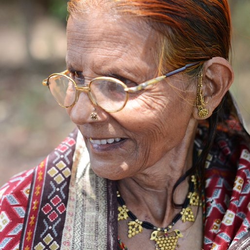 ROSHAN ISMAIL NALABANDH is a Small farmer from Old (Kshetra) Mahabaleshwar, Mahabaleshwar, Satara, Maharashtra