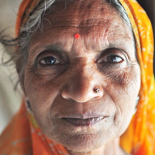 Sabeeta is a Handicraft worker from Kutub Nagar, Misrikh, Sitapur, Uttar Pradesh