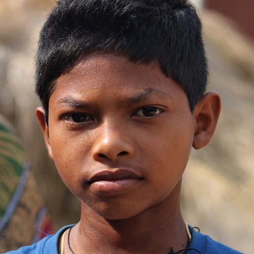 Sumu Hansda is a Student (Class 7) from Dandbose, Rairangpur, Mayurbhanj, Odisha