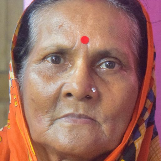 Tamosha Kar is a Homemaker from Puratan Bazar,  Thakurpukur Mahestola, South 24 Parganas, West Bengal