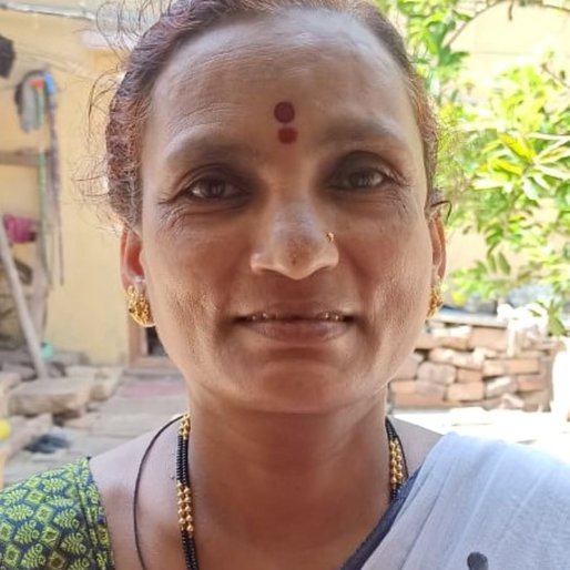 Savithri Noorandappa Dadi is a Handloom weaver from Guledgudda (Town), Badami, Bagalkot, Karnataka
