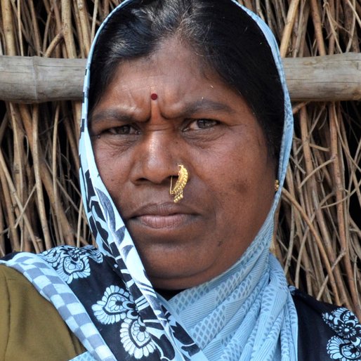 Shemubai Rathod is a Agriculture labourer from Surpimpari, Parbhani, Parbhani, Maharashtra