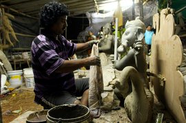 Bengal meets Baroda to sculpt Ganpati idols