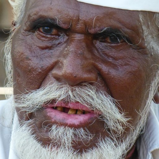 PANDHARE DASARATH BAVISKAR is a Marginal farmer from Devpimpri, Jamner, Jalgaon, Maharashtra